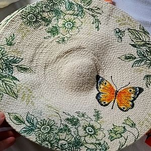 Set of 4 placemats for your kitchen table round springview with a butterfly